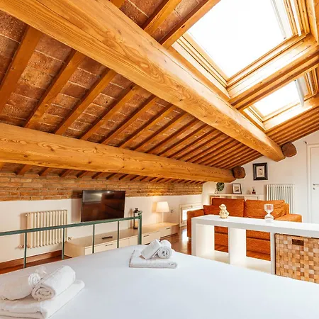 Mansarda Magellano - Parcheggio Auto Apartment