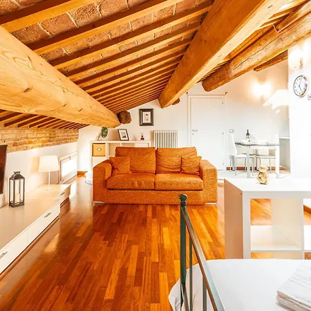 Mansarda Magellano - Parcheggio Auto Apartment