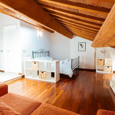 Apartment Mansarda Magellano - Parcheggio Auto