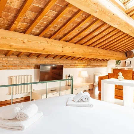 Mansarda Magellano - Parcheggio Auto Ferrara