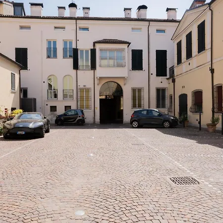 Mansarda Magellano - Parcheggio Auto Appartamento